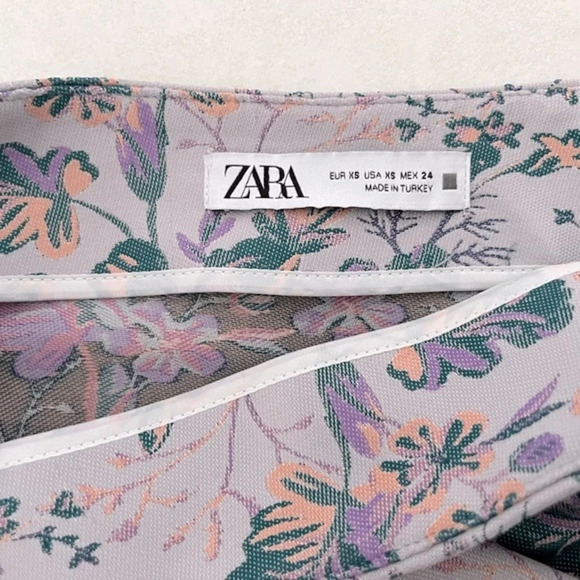 Zara/ Breathtaking brocade mini  skirt/ Gathered side/ Size US XS - Picture 9 of 15